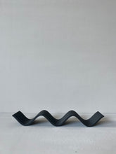 Afbeelding in Gallery-weergave laden, Wierrookhouder | Wavy | zwart