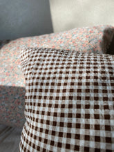 Afbeelding in Gallery-weergave laden, second life 2.0 | kussens van tweedehands stof